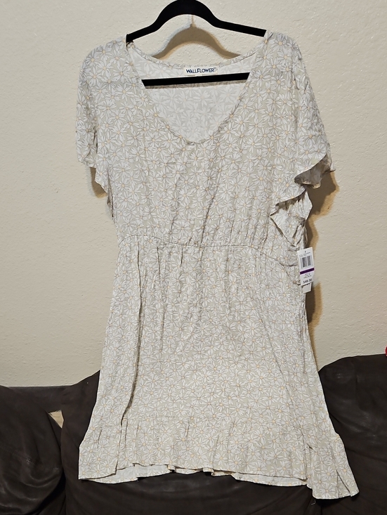 Wallflower Dresses & Skirts - Wallflower Cream Floral Midi Dress with Floral Print